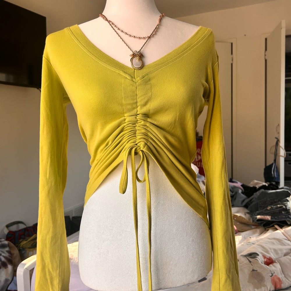 Everlast long sleeve that can be a crop top